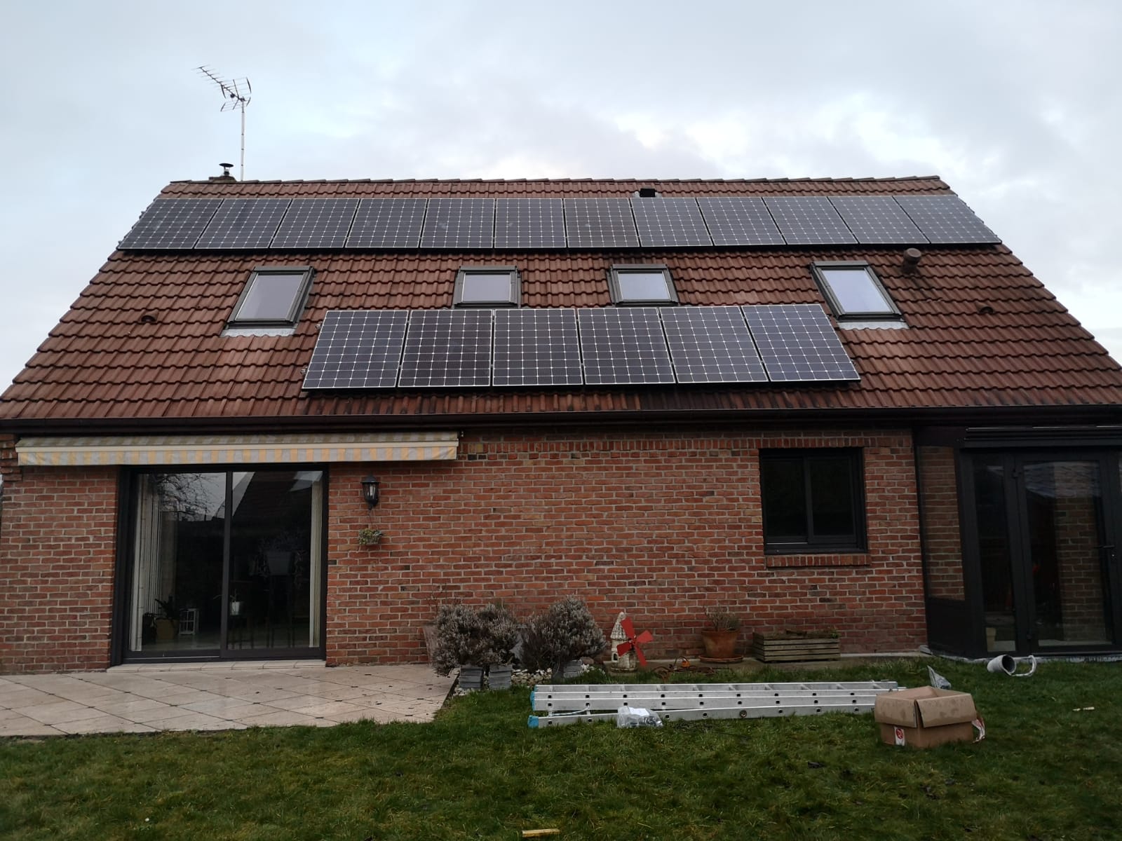 découvrez les avantages et le fonctionnement du mdt solaire, une solution énergétique innovante qui transforme la lumière du soleil en électricité. idéal pour réduire votre facture d'énergie tout en respectant l'environnement.