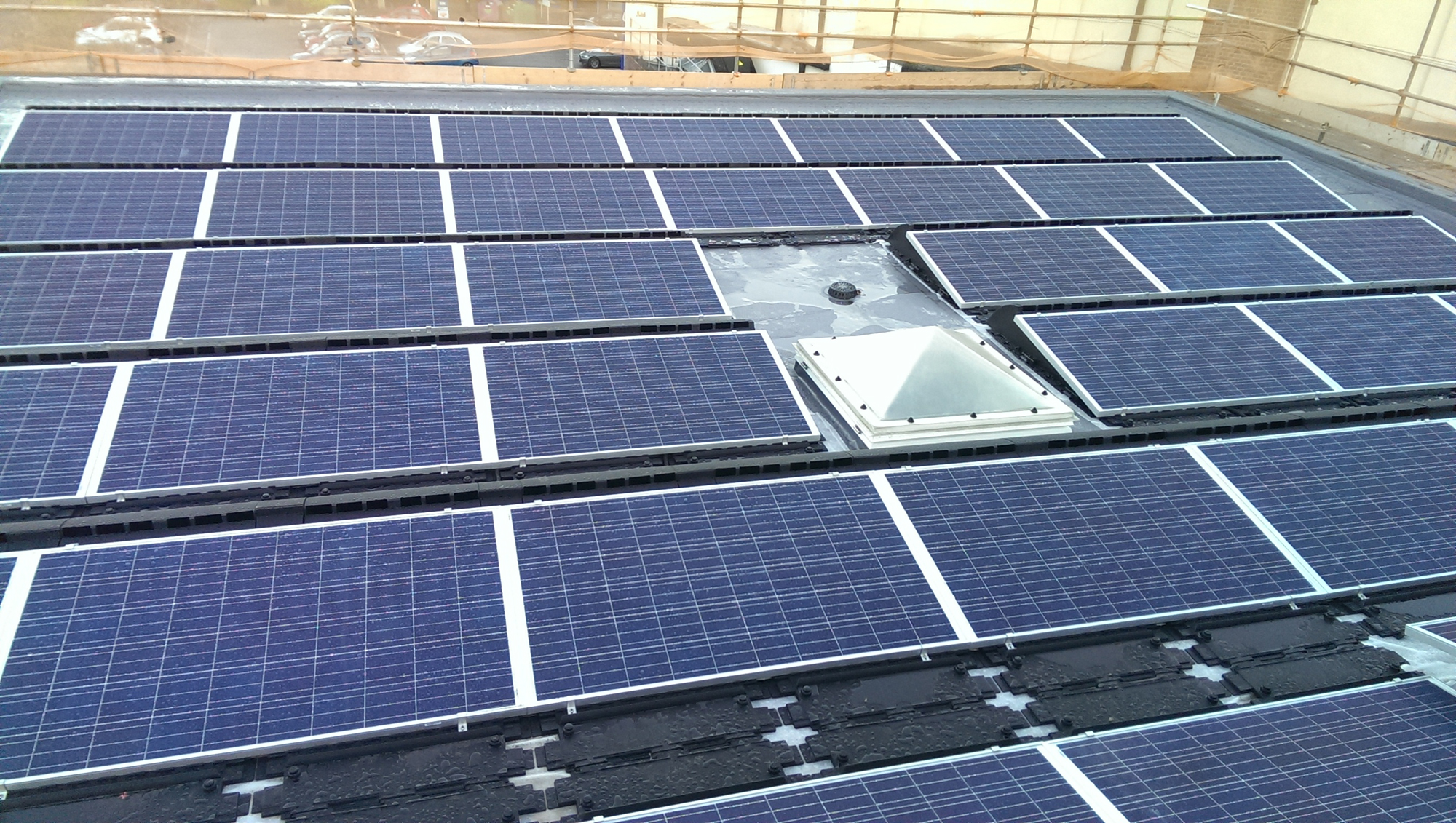 découvrez tout sur les membranes pv, essentielles pour optimiser l'efficacité de vos installations photovoltaïques. apprenez comment elles protègent vos panneaux solaires et améliorent leur durabilité. informez-vous sur les différents types de membranes et leur rôle crucial dans la gestion de l'énergie renouvelable.