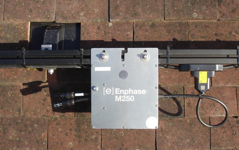 découvrez le micro-onduleur enphase m250, une solution innovante pour optimiser la production d'énergie solaire. idéal pour les installations photovoltaïques, ce micro-onduleur offre une performance optimale, une meilleure gestion des ombres et une surveillance en temps réel, garantissant ainsi une rentabilité maximale de votre système solaire.