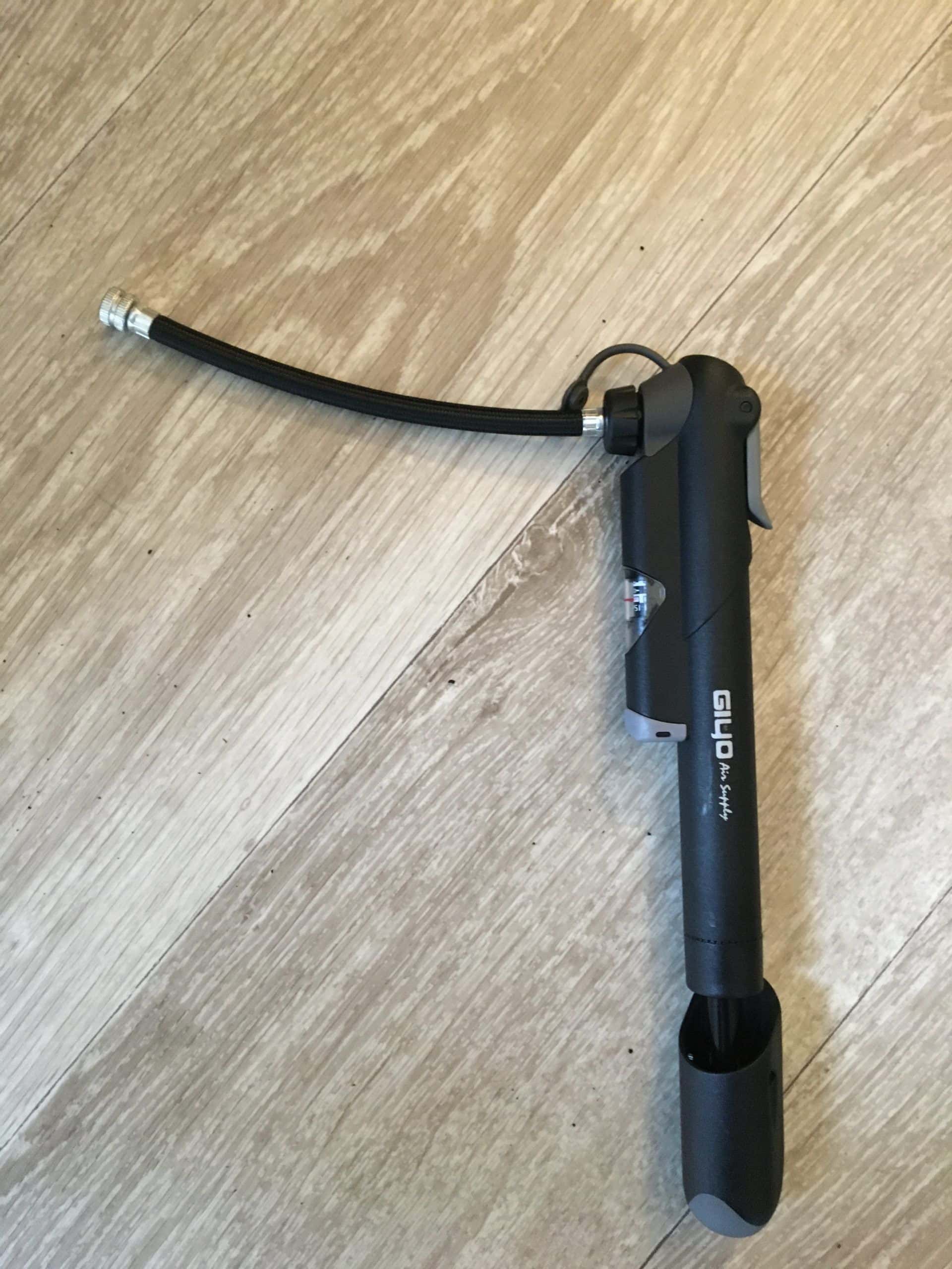 découvrez notre mini pompe polyvalente, idéale pour vos besoins domestiques ou de loisirs. compacte, facile à utiliser et adaptée à différents types de gonflage, elle est l'outil parfait pour vos activités en extérieur ou pour les petits travaux à la maison.