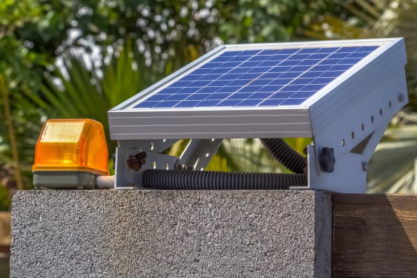 découvrez notre moteur de portail solaire, une solution écologique et autonome pour ouvrir et fermer votre portail en toute simplicité. profitez d'une installation facile, d'une efficacité énergétique optimale et d'une durabilité exceptionnelle, tout en respectant l'environnement.