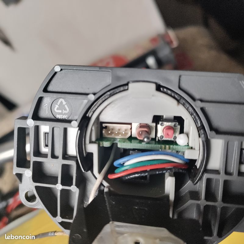 découvrez notre moteur solaire velux, une solution innovante et écologique pour automatiser votre espace de vie. profitez d'un confort optimal tout en réduisant votre empreinte carbone grâce à cette technologie solaire performante.