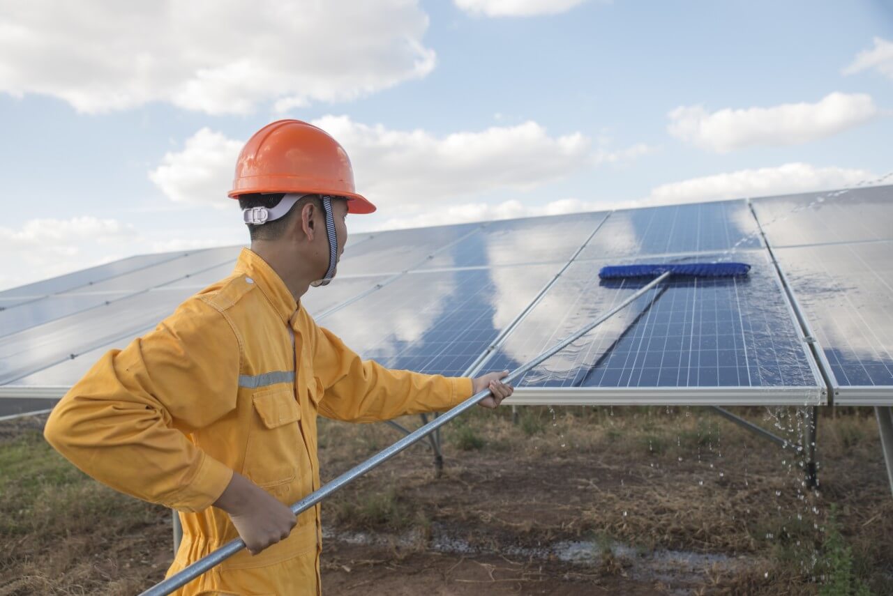 découvrez nos services de nettoyage spécialisés pour panneaux solaires, garantissant une performance optimale et une durée de vie prolongée de vos installations. protégez votre investissement et maximisez votre production d'énergie avec notre équipe d'experts.