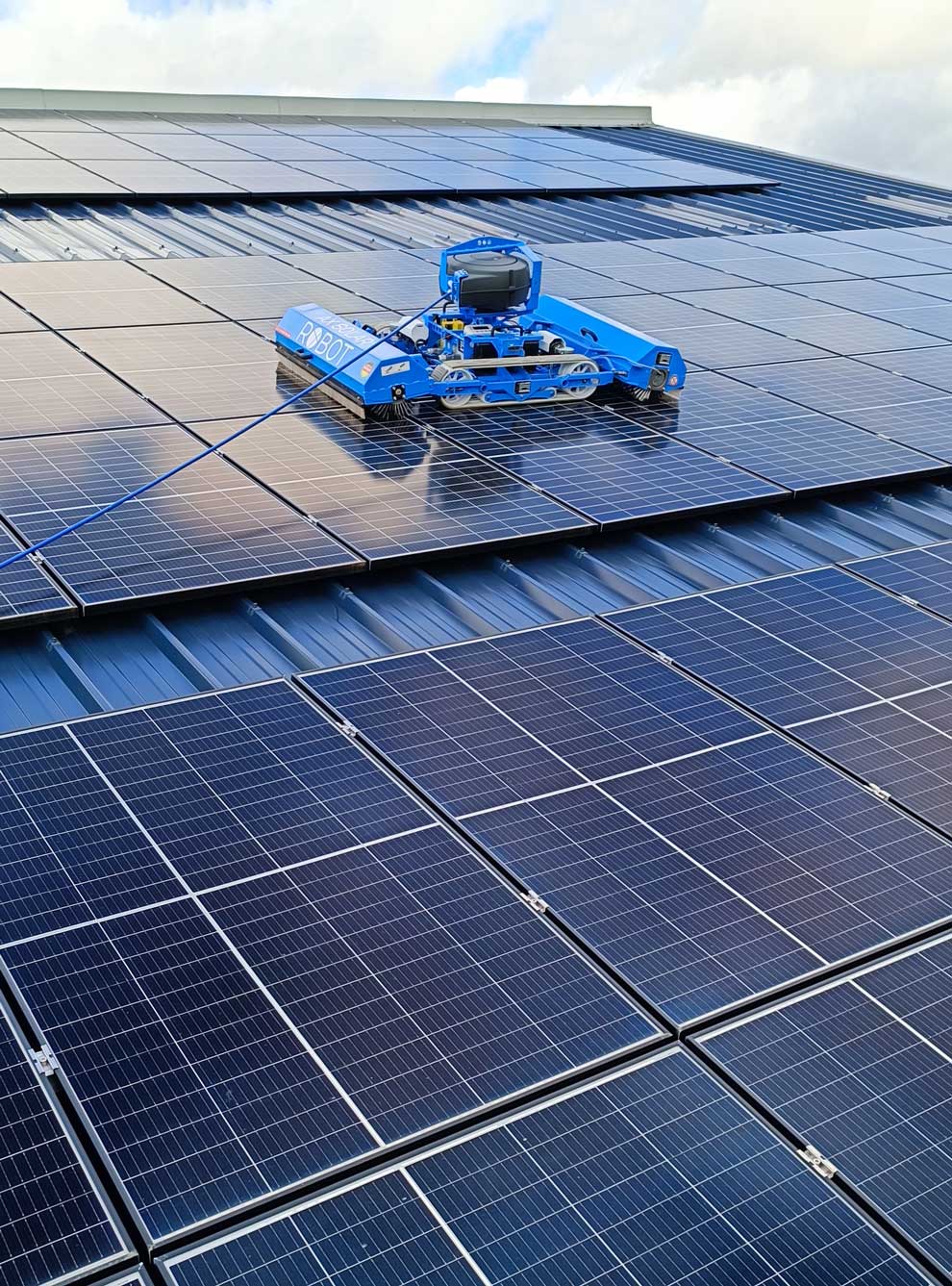 découvrez nos services professionnels de nettoyage de panneaux solaires pour maximiser l'efficacité de votre installation. prolongez la durée de vie de vos équipements et optimisez votre production d'énergie avec nos techniques de nettoyage spécialisées.