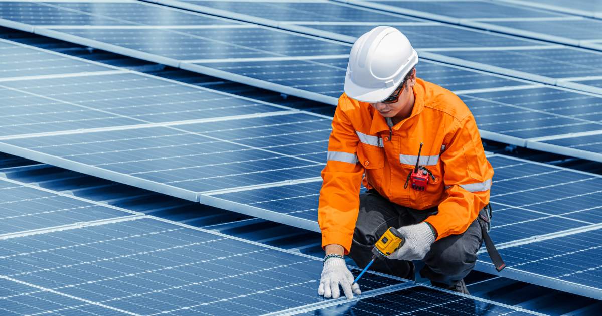 découvrez les nuisances potentielles liées aux panneaux photovoltaïques, de l'impact visuel à la gestion du bruit, et trouvez des solutions pour minimiser ces effets tout en profitant des avantages de l'énergie solaire.