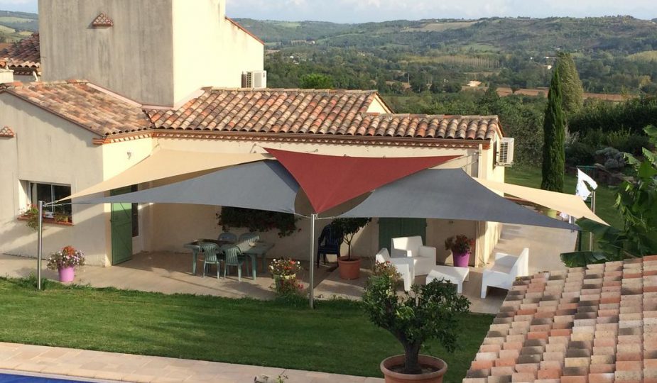 découvrez comment créer des espaces ombragés et agréables autour de votre maison. nos conseils incluent des astuces pour choisir des plantes, des structures et des aménagements qui vous offriront un refuge frais et convivial tout au long de l'année.