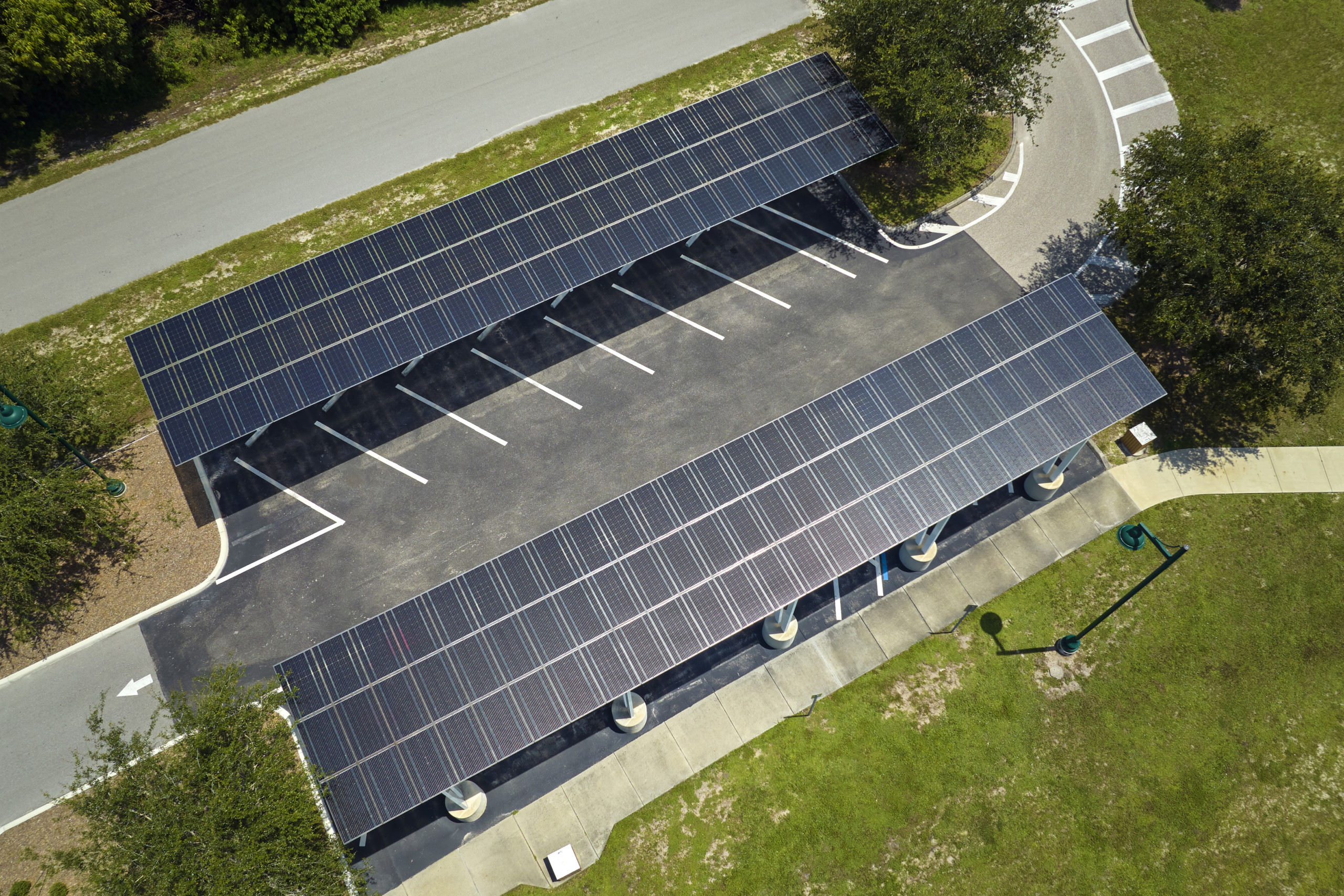 découvrez les avantages des ombrières photovoltaïques, une solution innovante qui combine protection contre le soleil et production d'énergie renouvelable. idéales pour les parkings et espaces extérieurs, elles permettent de réduire votre empreinte carbone tout en générant des économies sur vos factures d'électricité.