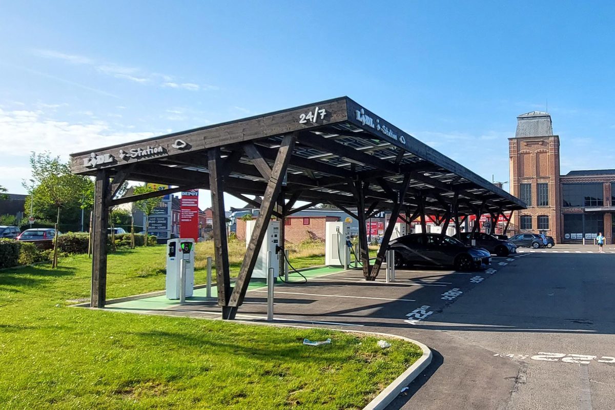 découvrez les avantages des ombrières photovoltaïques, une solution innovante qui combine protection solaire et production d'énergie renouvelable. transformez vos espaces extérieurs tout en réduisant votre empreinte carbone.