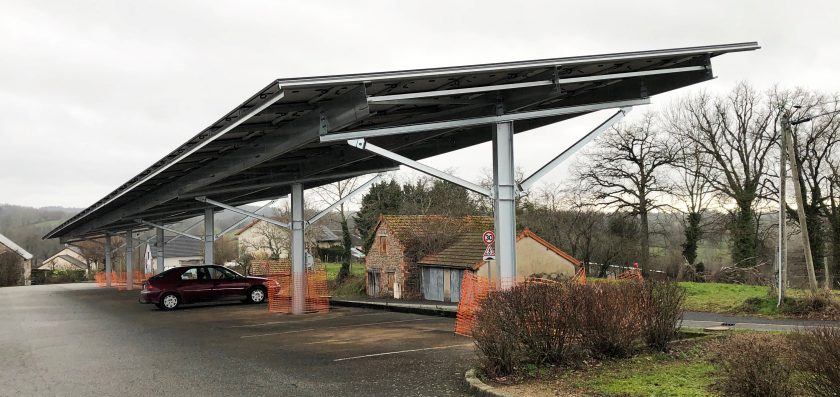 découvrez notre gamme d'ombrières solaires, des solutions écologiques et esthétiques pour protéger votre espace tout en produisant de l'énergie renouvelable. idéales pour les parkings, jardins et espaces publics, elles allient confort et respect de l'environnement.