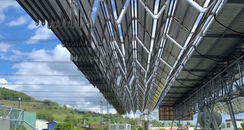 découvrez l'ombrière solaire, une solution innovante alliant protection et énergie renouvelable. idéale pour les stations de recharge et les espaces publics, elle offre une ombre bienfaisante tout en générant de l'électricité grâce à des panneaux solaires. transformez vos espaces extérieurs en havres de paix écologiques !