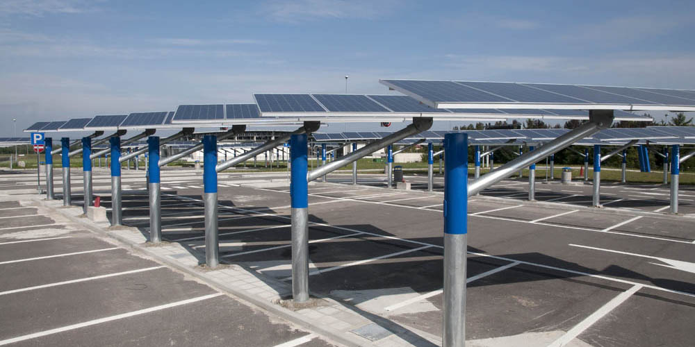 découvrez l'ombrière solaire, une solution innovante qui allie protection contre le soleil et production d'énergie verte. idéale pour les parkings, elle permet de couvrir vos véhicules tout en générant de l'électricité grâce à des panneaux solaires intégrés. optez pour une technologie durable et esthétique qui contribue à la transition énergétique.