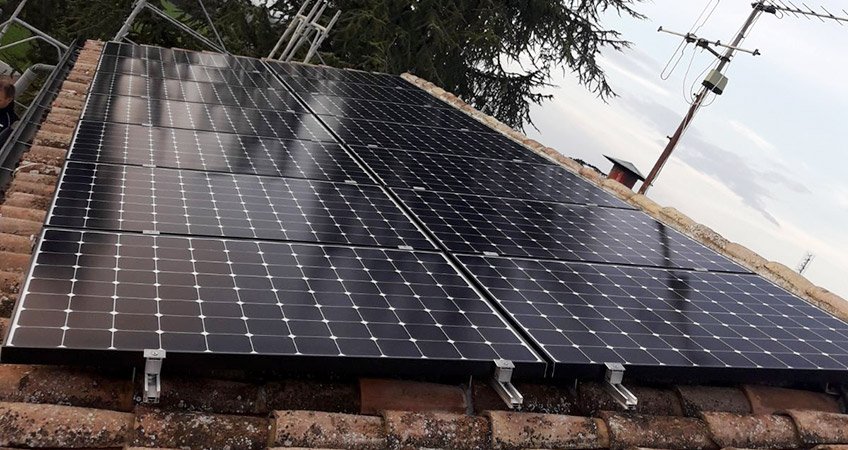 découvrez les panneaux solaires onduler sunpower 327, alliant performance et esthétique pour optimiser votre production d'énergie. idéaux pour maximiser votre consommation d'énergie renouvelable tout en respectant l'environnement.