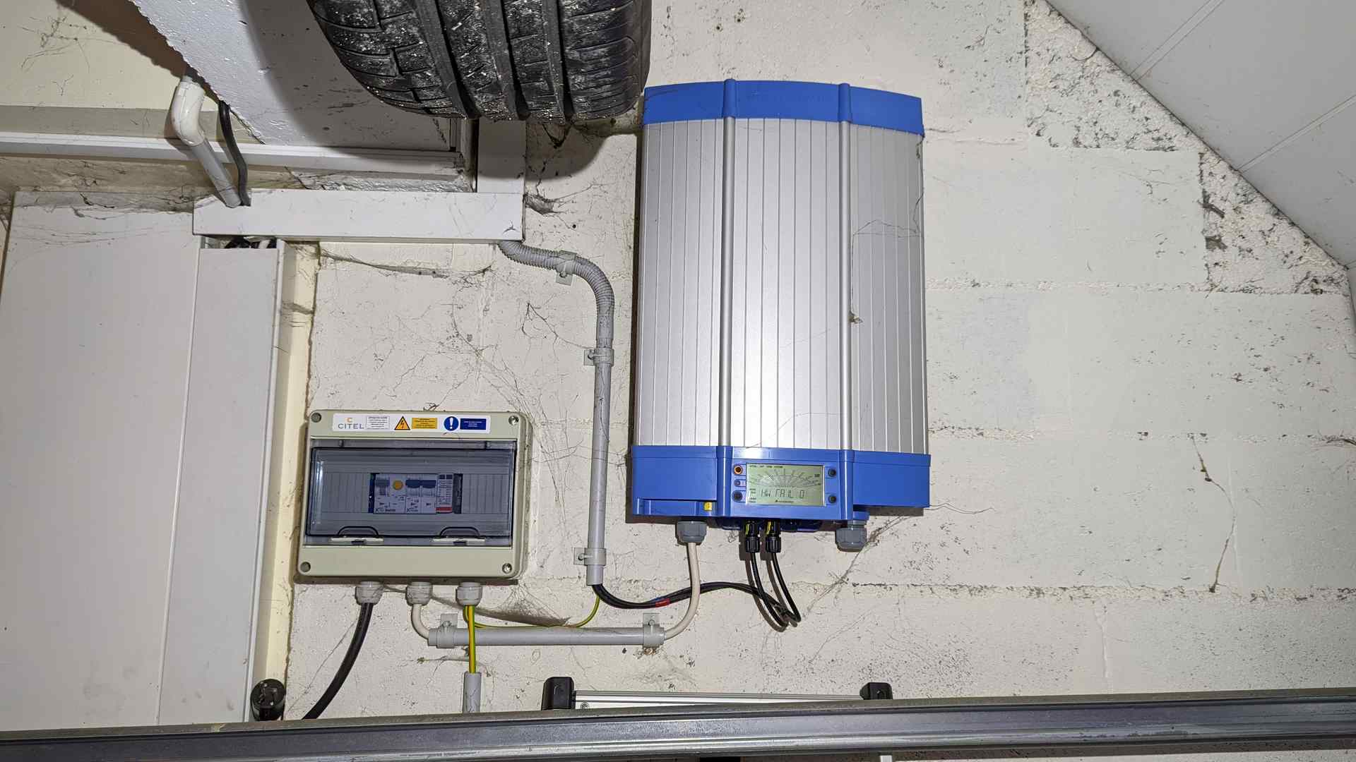 découvrez les onduleurs mastervolt, la solution idéale pour assurer une alimentation électrique fiable et stable pour vos installations solaires et systèmes marins. profitez d'une technologie de pointe, d'une efficacité optimale et d'une durabilité exceptionnelle pour maximiser votre production d'énergie.