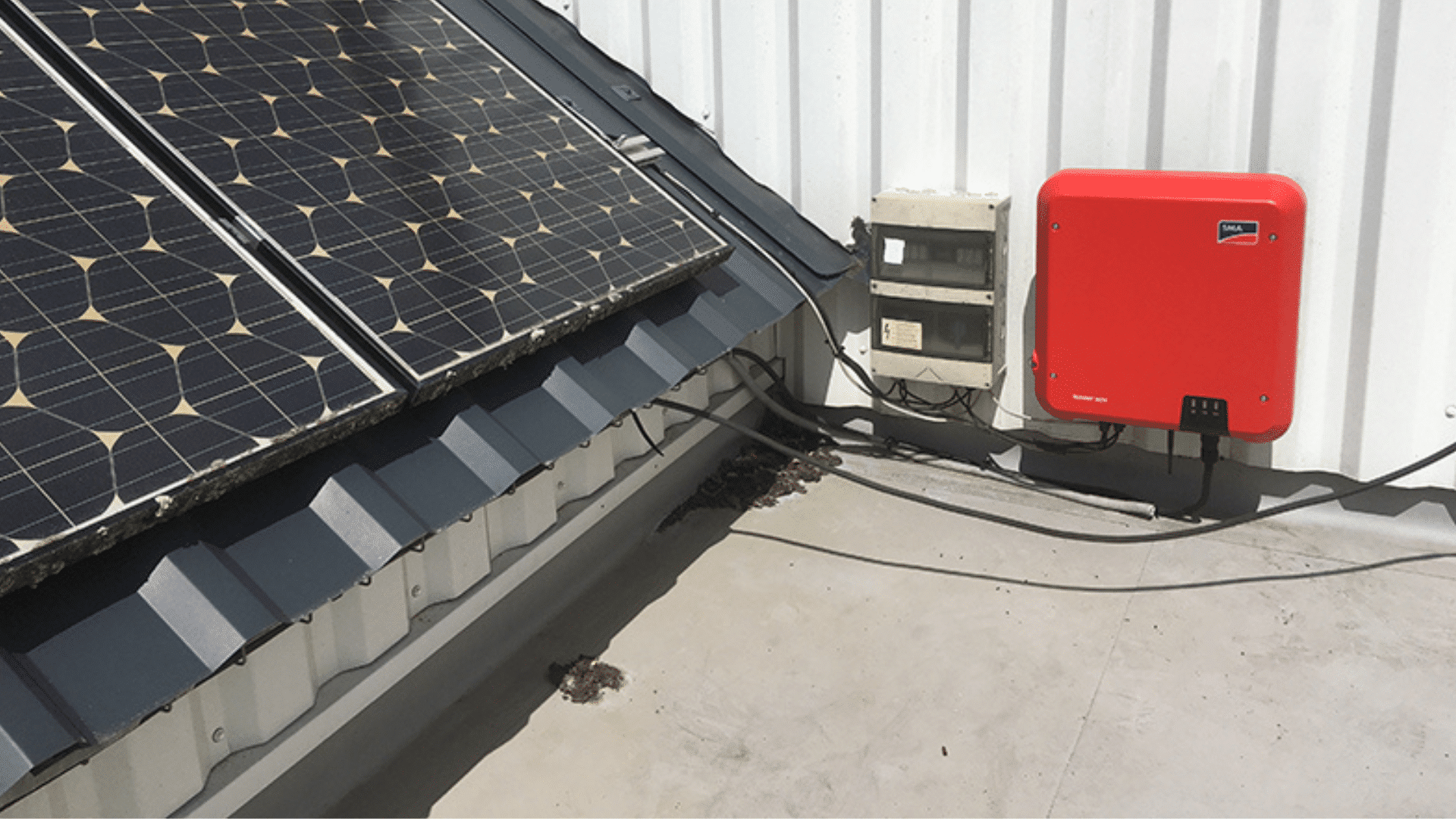 découvrez tout sur les onduleurs photovoltaïques, des dispositifs essentiels pour optimiser la production d'énergie solaire. apprenez comment choisir le bon modèle, ses avantages pour votre installation solaire et son rôle clé dans la conversion de l'énergie. transformez votre manière de consommer l'énergie renouvelable !