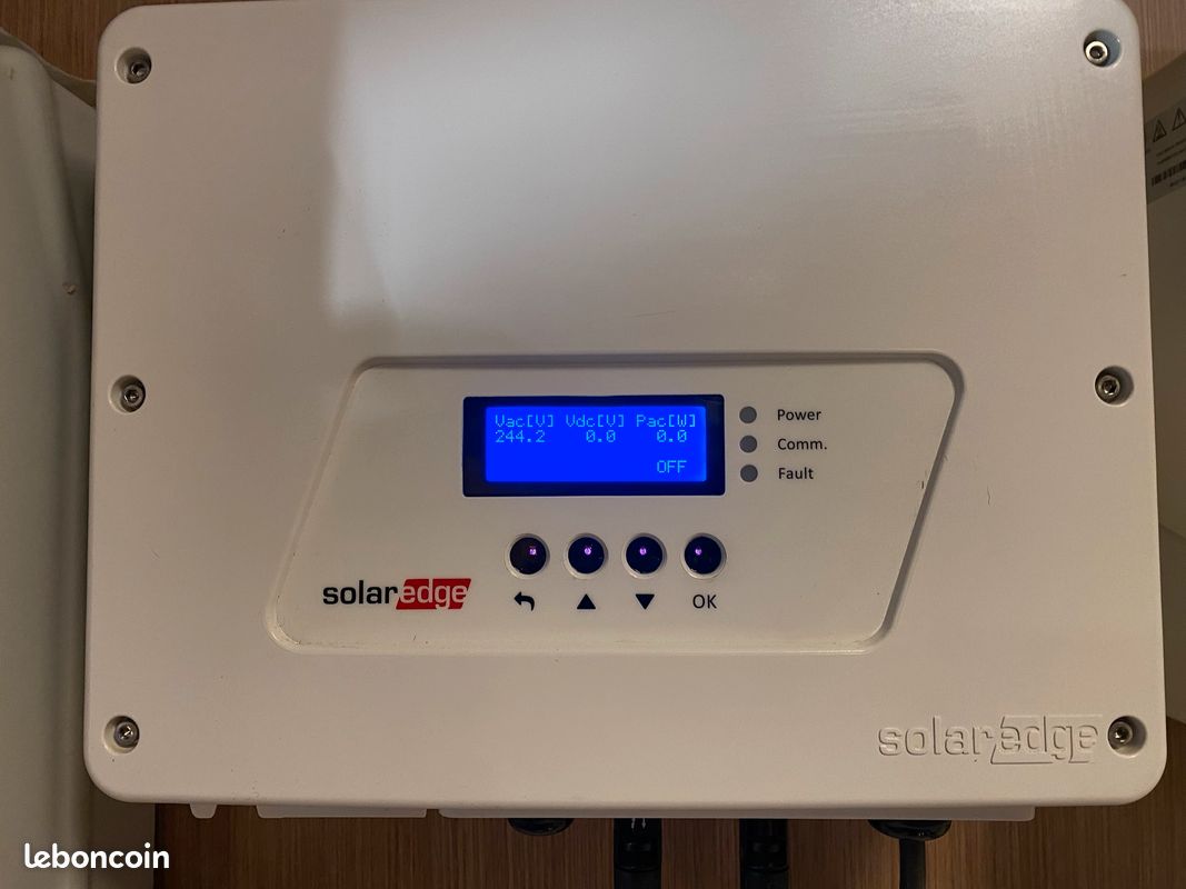 découvrez l'onduleur se6000h, une solution énergétique fiable et performante pour vos besoins domestiques ou professionnels. assurez une alimentation continue et protégez vos équipements grâce à cette technologie innovante. idéal pour des installations solaires et des systèmes de secours, l'onduleur se6000h allie efficacité et durabilité.