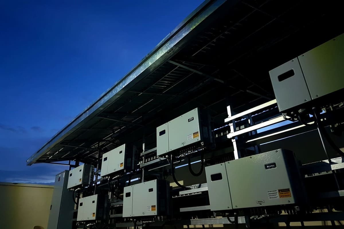 découvrez notre sélection d'onduleurs photovoltaïques, essentiels pour optimiser la production d'énergie solaire. explorez nos modèles performants, fiables et adaptés à vos besoins pour maximiser l'efficacité de votre installation solaire.