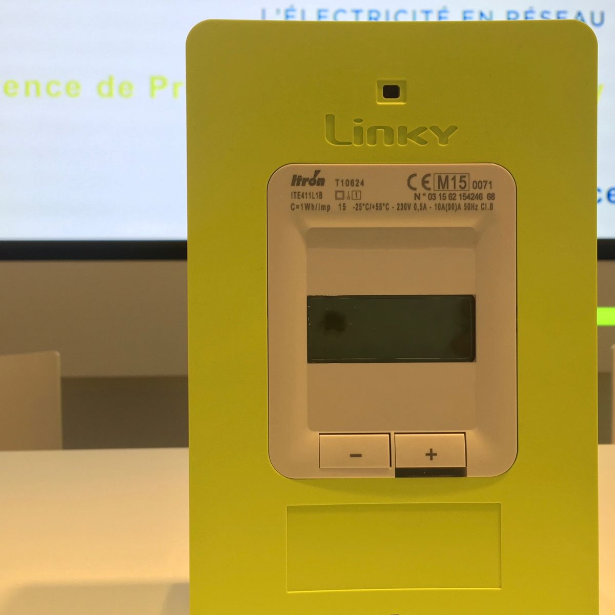 découvrez comment ouvrir le capot de votre compteur linky en toute simplicité. suivez notre guide détaillé pour accéder aux réglages et aux informations de votre compteur électrique. un processus rapide et facile à comprendre pour tous les utilisateurs.