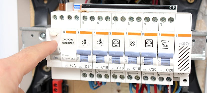 découvrez comment résoudre une panne de boîtier edf efficacement. apprenez à identifier les symptômes, à effectuer un diagnostic et à comprendre les démarches à suivre pour contacter votre fournisseur d'électricité. assurez la continuité de votre alimentation électrique avec nos conseils pratiques.
