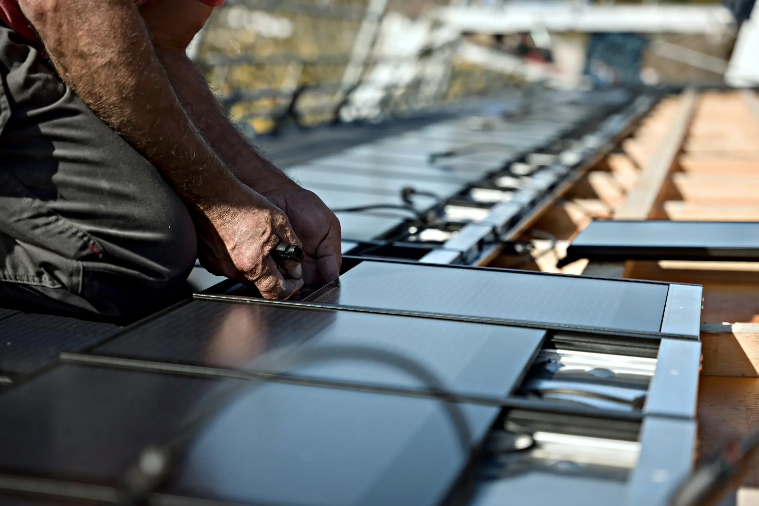 découvrez notre gamme de panneaux bi-verre, alliant esthétique et performance. idéaux pour créer des espaces lumineux et modernes, ces panneaux offrent une excellente isolation thermique et acoustique. transformez votre intérieur avec nos solutions innovantes et élégantes.