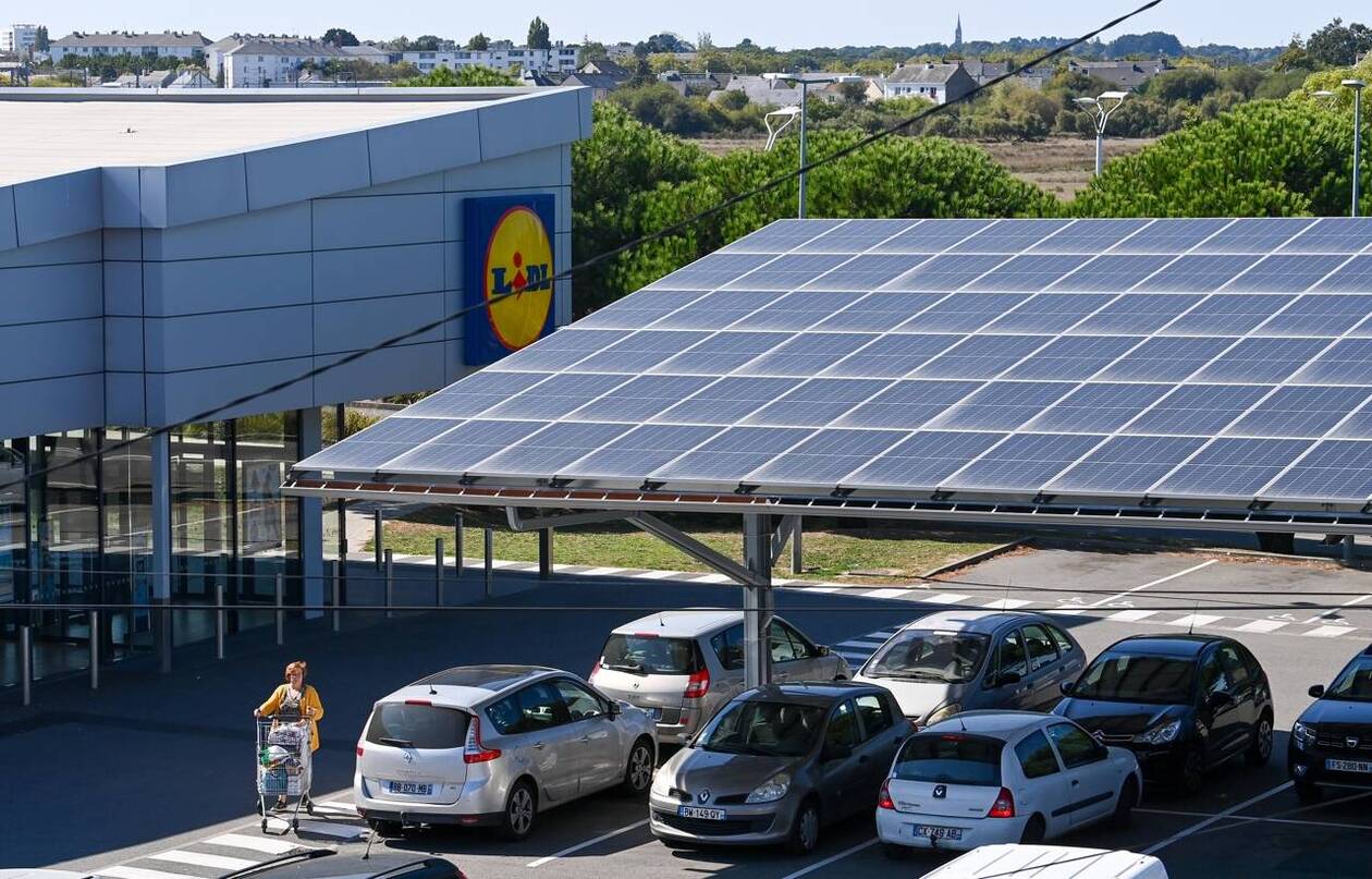 découvrez les avantages des panneaux photovoltaïques pour produire votre propre électricité de manière durable et économique. informez-vous sur les technologies, les subventions disponibles et les conseils d'installation pour maximiser vos économies d'énergie.