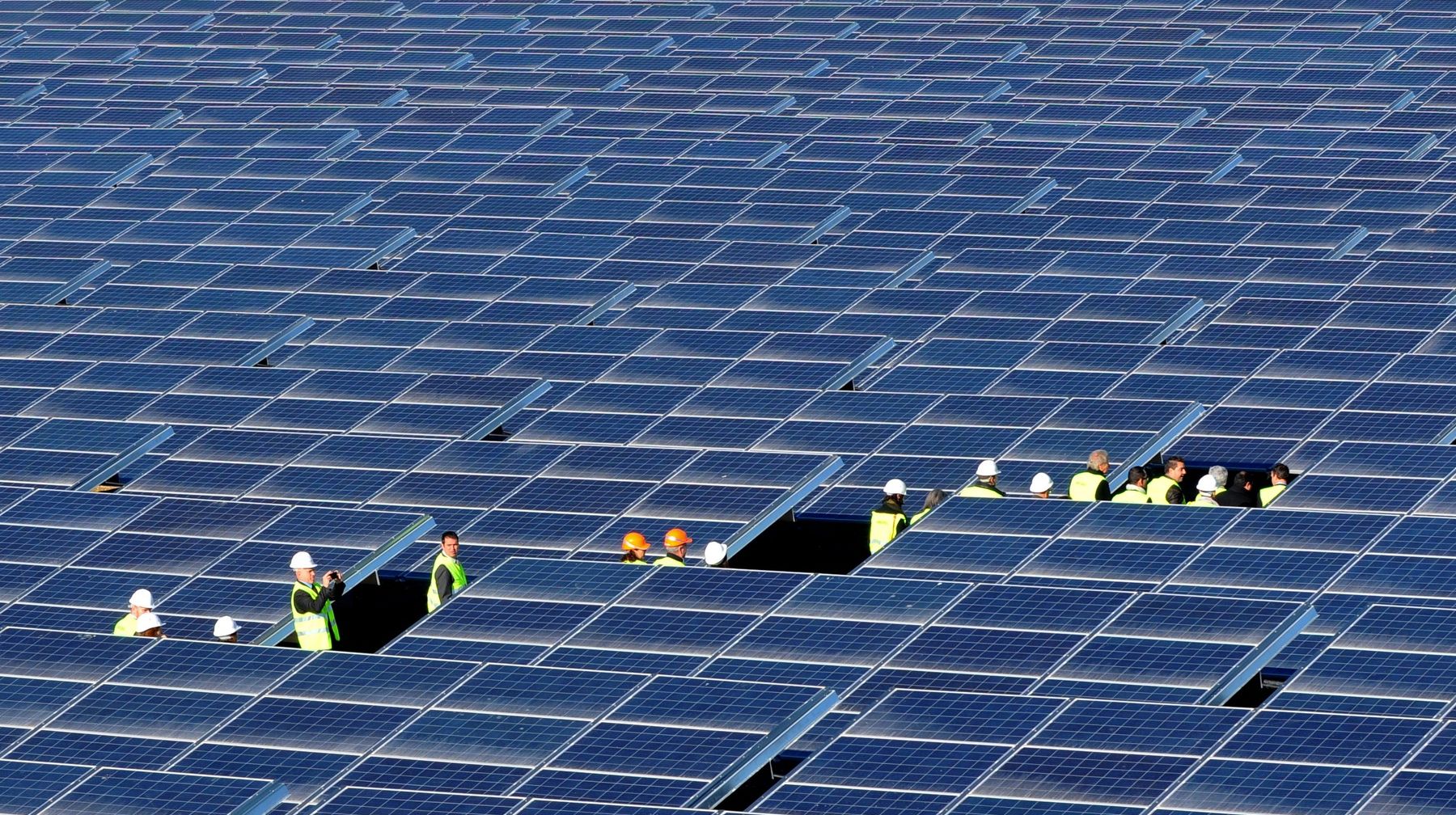 découvrez les panneaux photovoltaïques à aix, une solution énergétique durable et économique. optimisez votre consommation d'énergie tout en contribuant à la protection de l'environnement grâce à nos offres adaptées à vos besoins.