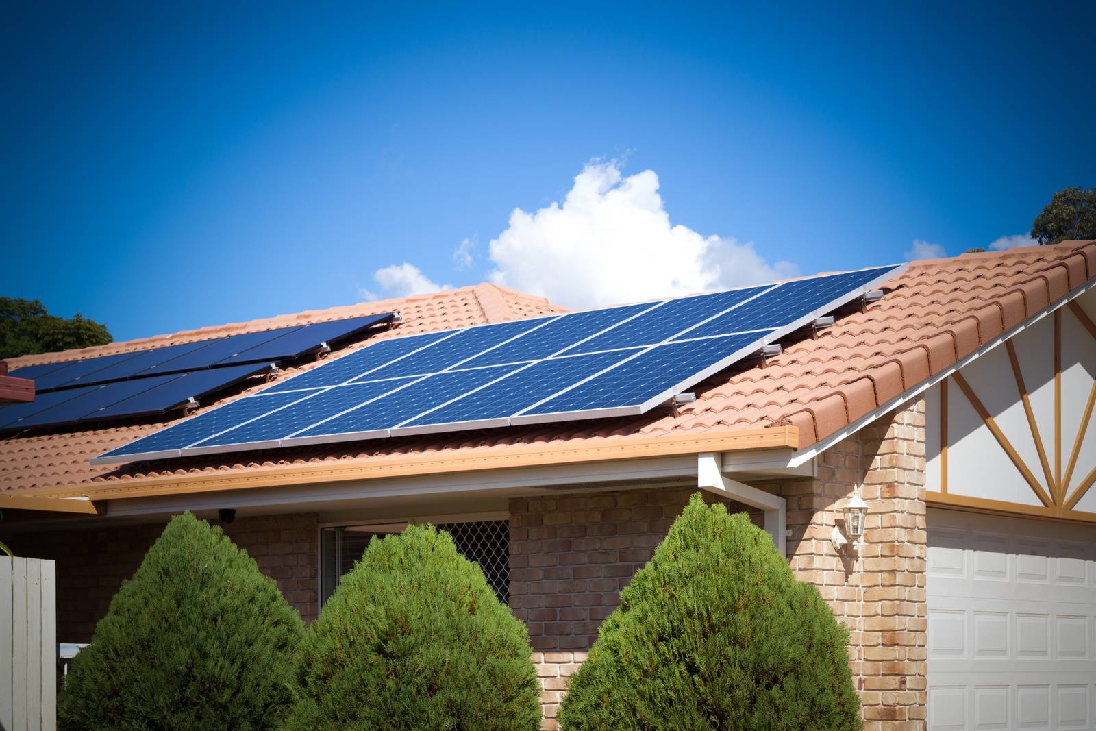 découvrez des panneaux photovoltaïques à aix qui vous permettent de réduire vos factures d'électricité tout en contribuant à la protection de l'environnement. profitez de solutions adaptées à vos besoins et de conseils d'experts pour une installation performante.