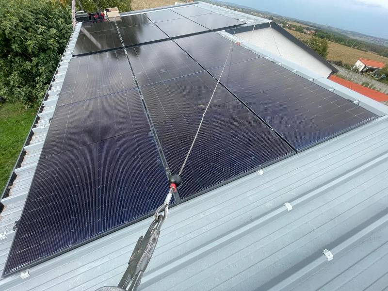 découvrez notre guide complet sur les avis des panneaux solaires. informez-vous sur les performances, les avantages et les retours d'expérience de nos utilisateurs pour faire le meilleur choix d'énergie renouvelable pour votre maison.