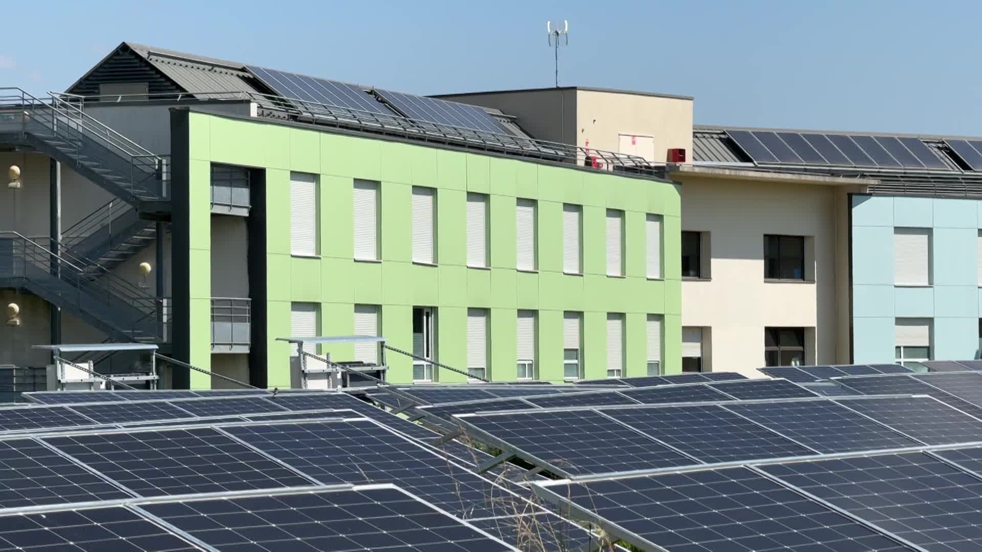 découvrez l'impact des panneaux photovoltaïques sur la santé, en examinant les études liant leur utilisation au cancer. informez-vous sur les risques potentiels et les mesures de sécurité à prendre pour profiter de l'énergie solaire en toute sérénité.
