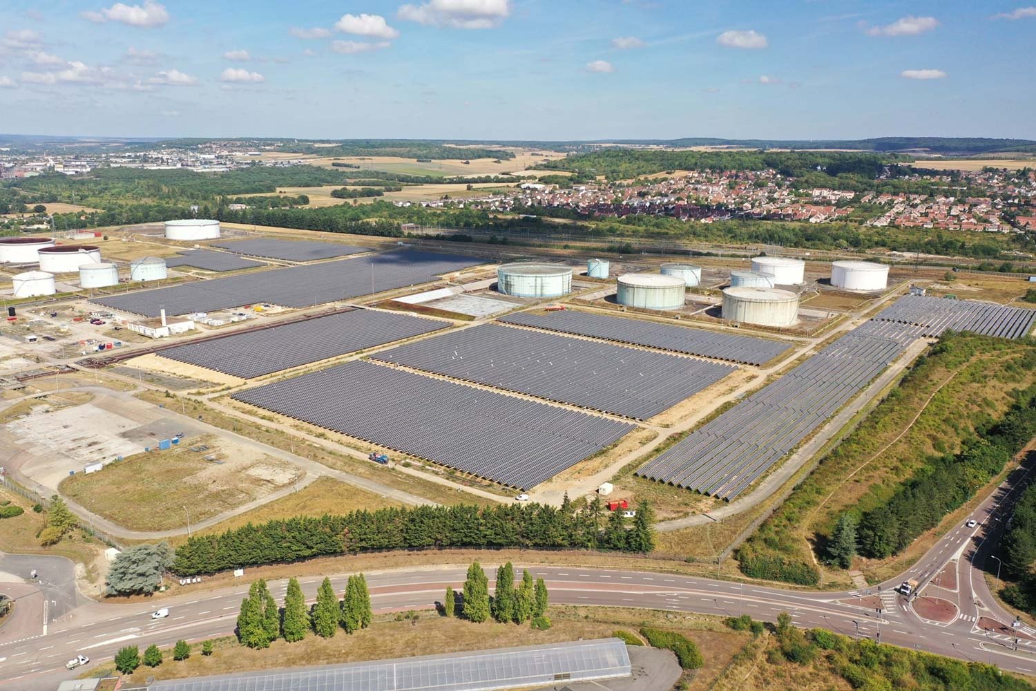 découvrez les avantages des panneaux photovoltaïques en île-de-france : une solution écologique et économique pour produire votre propre énergie et réduire votre facture d'électricité.