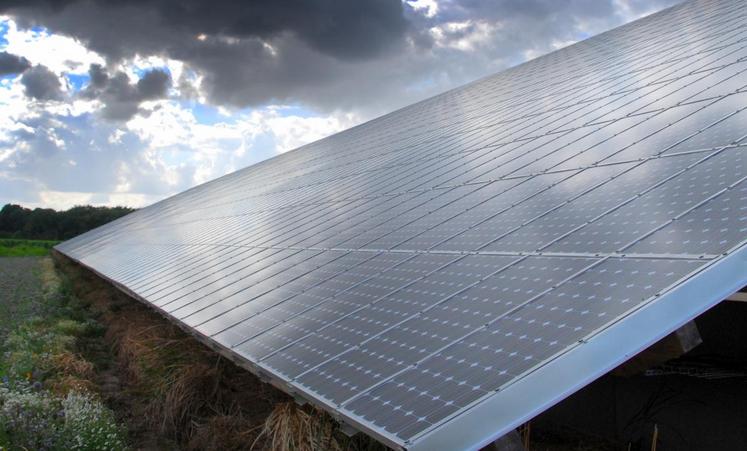 découvrez les panneaux photovoltaïques spécialement conçus pour capter et optimiser la lumière nocturne, offrant une solution innovante et durable pour produire de l'énergie même dans l'obscurité.