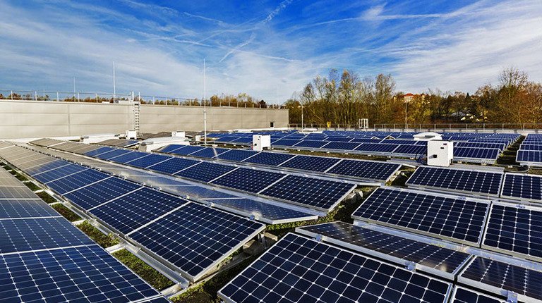 découvrez nos panneaux photovoltaïques professionnels, conçus pour optimiser la production d'énergie solaire et réduire vos coûts. bénéficiez d'une technologie avancée, d'une performance supérieure et d'une durabilité exceptionnelle pour vos projets énergétiques.