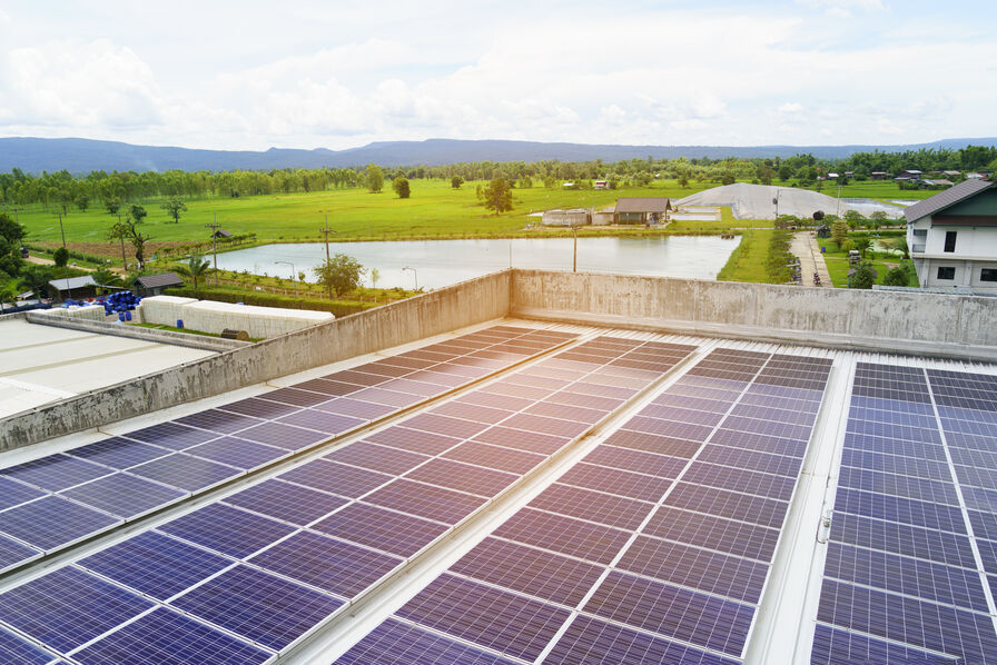 découvrez tout sur les panneaux photovoltaïques (pv) et leur régulation icpe. informez-vous sur les obligations, normes et avantages pour intégrer les énergies renouvelables dans vos projets.