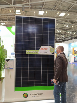 découvrez notre panneau solaire 700w, idéal pour maximiser votre production d'énergie renouvelable. conçu pour une efficacité optimale, ce panneau est parfait pour minimiser votre empreinte carbone tout en réduisant vos factures d'électricité. optez pour une solution durable et performante dès aujourd'hui!