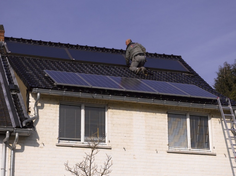 découvrez les avantages des panneaux solaires à bruxelles : une solution écologique et économique pour produire votre propre énergie. informez-vous sur les meilleures options d'installation et les aides disponibles pour profiter pleinement de l'énergie solaire dans la capitale belge.