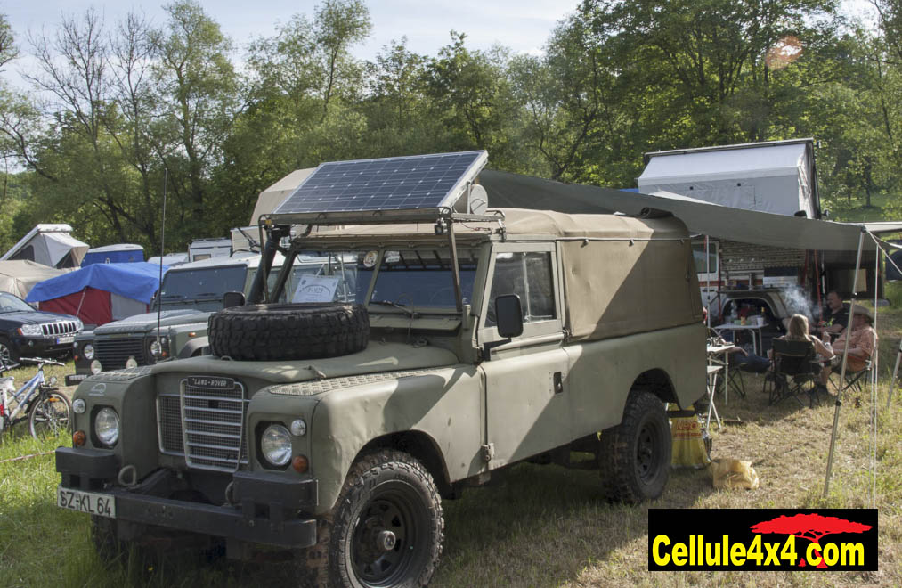 découvrez le panneau solaire frigo 220v, la solution idéale pour alimenter votre réfrigérateur en énergie propre et durable. profitez d'une autonomie énergétique tout en réduisant votre impact environnemental grâce à cette technologie innovante.