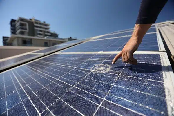 découvrez comment les panneaux solaires résistent aux intempéries, notamment à la grêle. informez-vous sur les meilleures pratiques pour protéger votre installation et maximiser son efficacité, tout en réduisant votre empreinte carbone.
