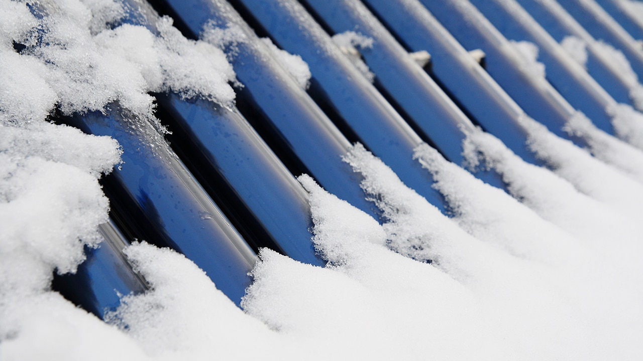 découvrez comment optimiser l'utilisation de vos panneaux solaires en hiver. apprenez les meilleures pratiques pour maximiser l'énergie solaire, même pendant les journées froides et nuageuses. profitez d'une efficacité accrue et d'économies d'énergie tout au long de la saison hivernale.