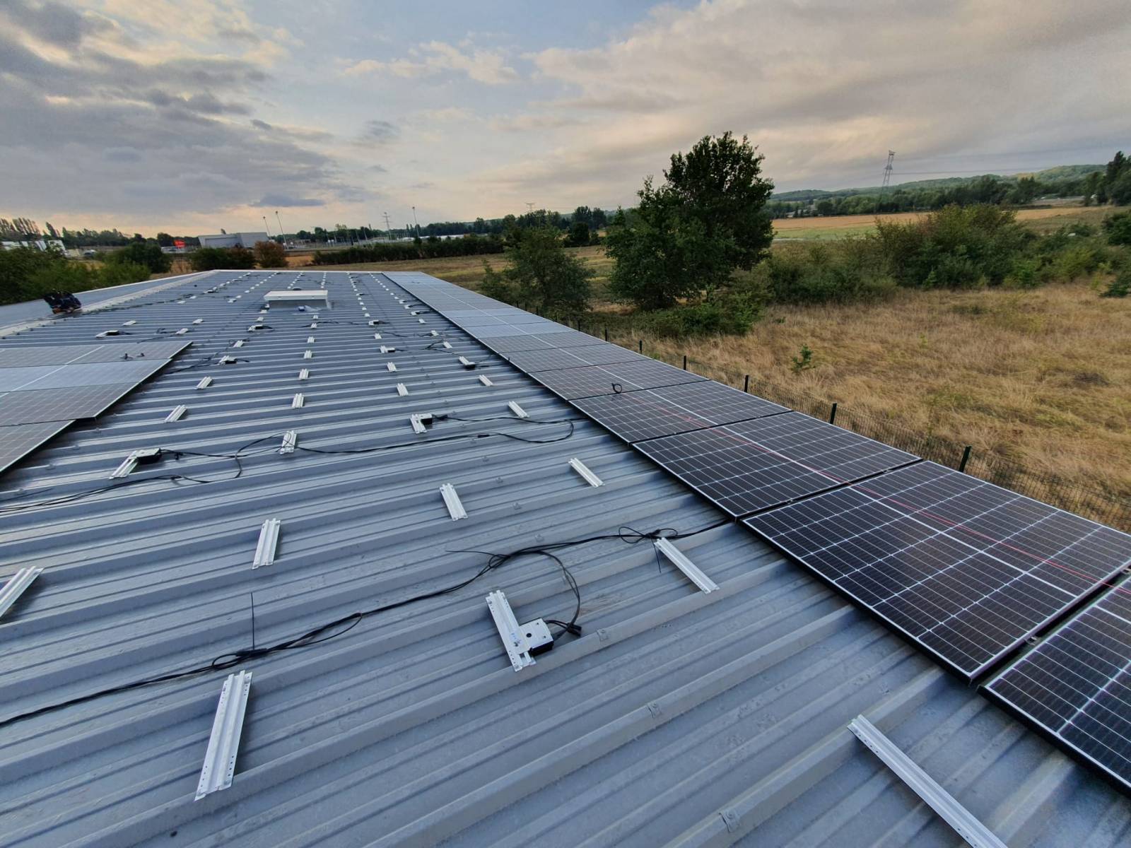 découvrez notre analyse détaillée des avis sur les panneaux solaires igreen. évaluez les performances, les avantages et les inconvénients de ces systèmes énergétiques écologiques. informez-vous pour faire le meilleur choix pour votre transition vers les énergies renouvelables.