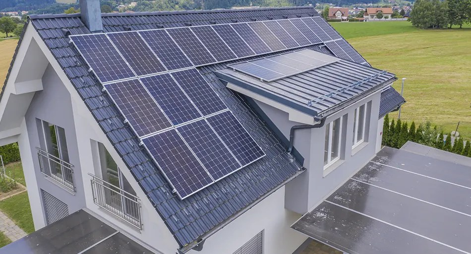 découvrez comment les panneaux solaires peuvent transformer votre maison en une source d'énergie renouvelable et économique. apprenez les avantages, l'installation et les économies potentielles grâce à l'énergie solaire pour un habitat durable.