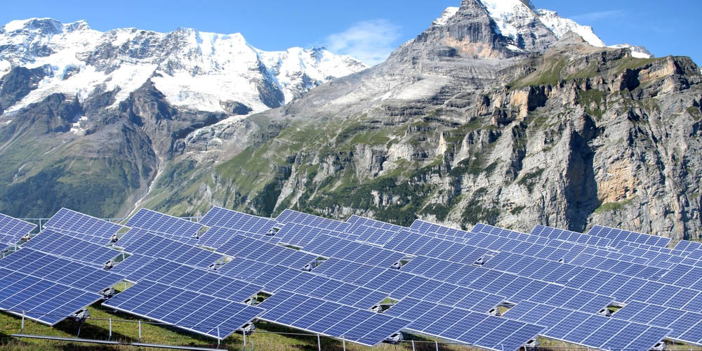 découvrez les avantages des panneaux solaires en montagne : une solution énergétique durable et efficace pour profiter de l'ensoleillement alpin tout en préservant l'environnement. idéal pour les résidences secondaires et les chalets contemporains.