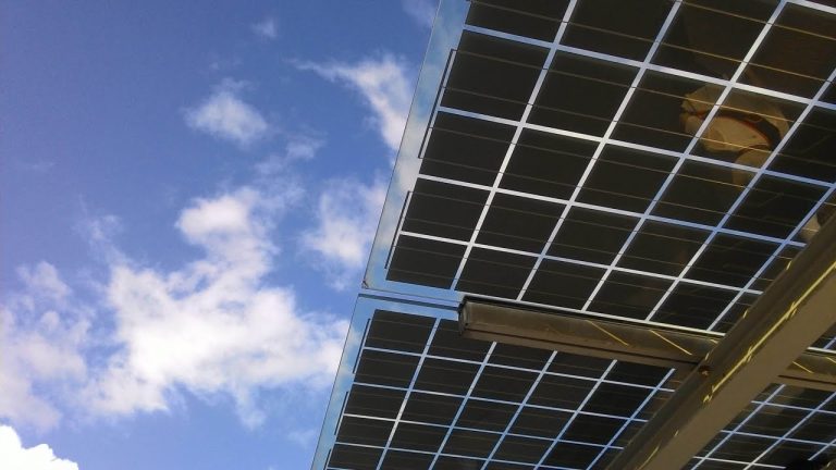 découvrez les solutions de panneaux solaires à nantes pour réduire vos factures d'énergie et contribuer à la transition écologique. profitez d'une énergie renouvelable et durable adaptée à vos besoins.