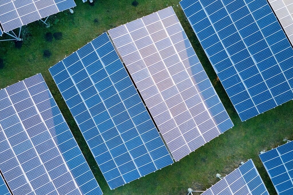 découvrez les avantages des panneaux solaires installés à l'ouest, optimisant l'exposition au soleil pour une production d'énergie renouvelable maximale. informez-vous sur les meilleures pratiques, les économies d'énergie et réduisez votre empreinte carbone avec cette solution durable.