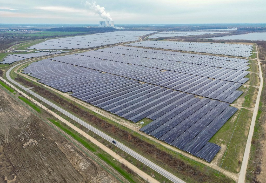 découvrez les avantages des panneaux solaires en pologne : une solution écologique et économique pour votre énergie. apprenez comment l'énergie solaire transforme le paysage énergétique polonais et contribue à une planète plus verte.