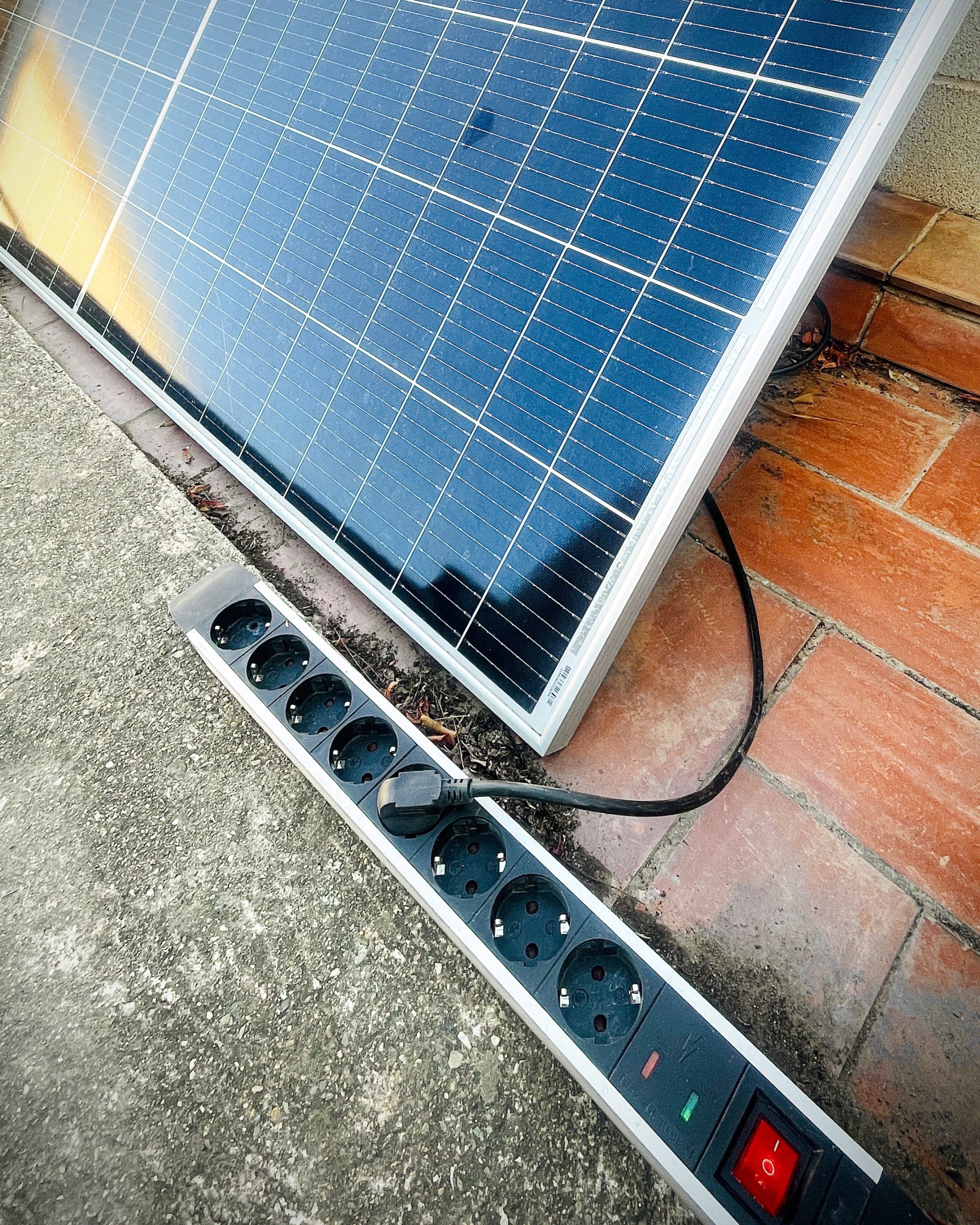 découvrez les panneaux solaires à prise, une solution pratique et éco-responsable pour convertir l'énergie solaire en électricité à domicile. faciles à installer et à utiliser, ils vous permettent de réduire vos factures d'énergie tout en contribuant à la protection de l'environnement.