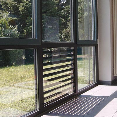 découvrez les panneaux solaires vitrés, une solution innovante alliant esthétisme et efficacité énergétique. idéaux pour les bâtiments modernes, ces panneaux transparents permettent de produire de l'énergie tout en laissant passer la lumière naturelle. transformez votre espace et contribuez à la transition énergétique grâce à cette technologie de pointe.