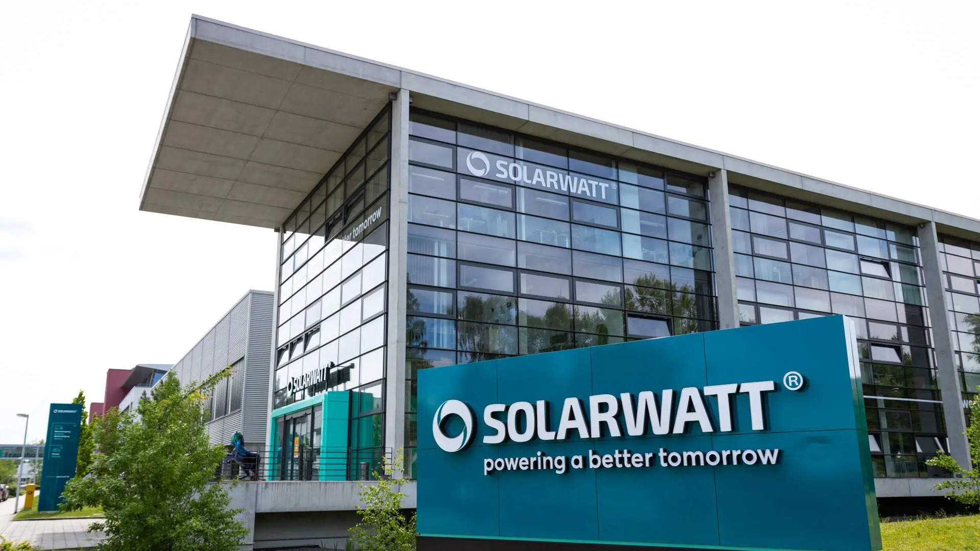 découvrez les panneaux solarwatt, une solution innovante et durable pour produire votre propre énergie solaire. profitez de performances optimales, d'une haute résilience et d'une garantie de qualité pour réduire votre empreinte carbone tout en faisant des économies sur vos factures d'électricité.