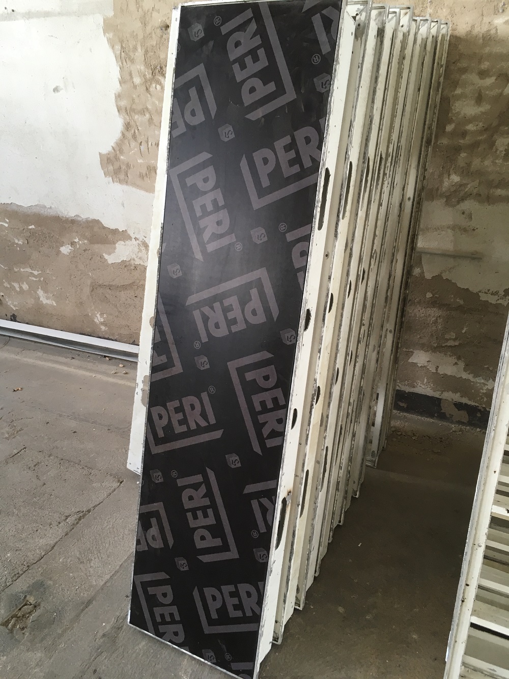 découvrez notre sélection de panneaux d'occasion de haute qualité, idéaux pour vos projets de construction et de rénovation. économisez tout en respectant l'environnement grâce à nos produits durables et accessibles. trouvez le panneau qu'il vous faut dès aujourd'hui !