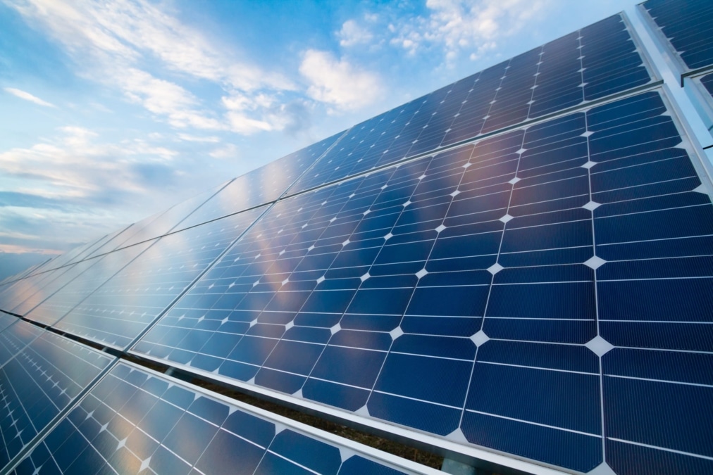 découvrez les panneaux hybrides, une solution innovante qui combine efficacité énergétique et durabilité. idéaux pour optimiser la consommation d'énergie dans vos projets de construction ou de rénovation, ces panneaux offrent une performance supérieure tout en respectant l'environnement.