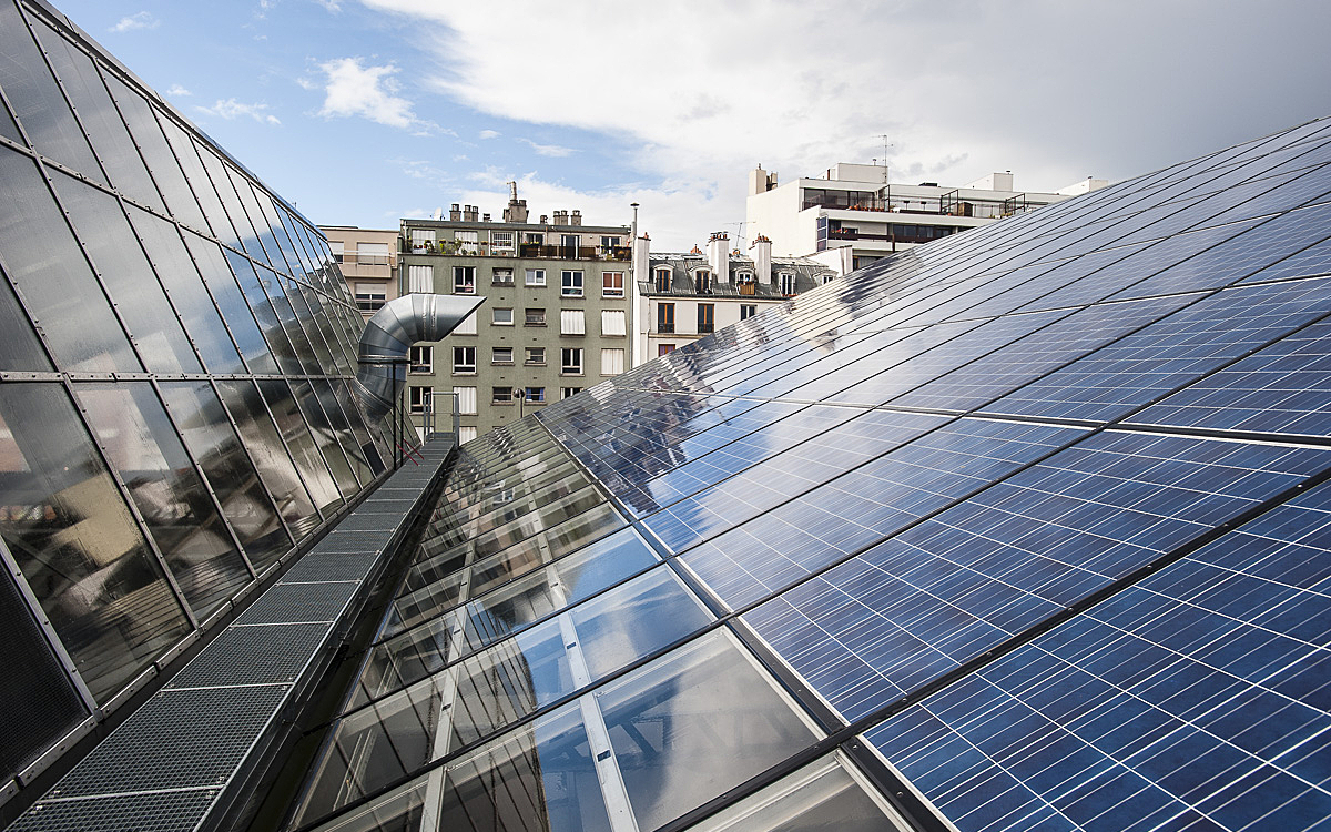 découvrez comment les panneaux photovoltaïques transforment la lumière du soleil en énergie propre et renouvelable. explorez les avantages, installations et économies d'énergie pour un avenir durable.