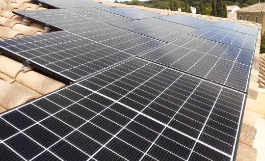 découvrez les panneaux photovoltaïques : une solution écologique et économique pour produire votre propre électricité, réduire vos factures d'énergie et contribuer à la transition énergétique. informez-vous sur les avantages, les installations et les subventions disponibles.